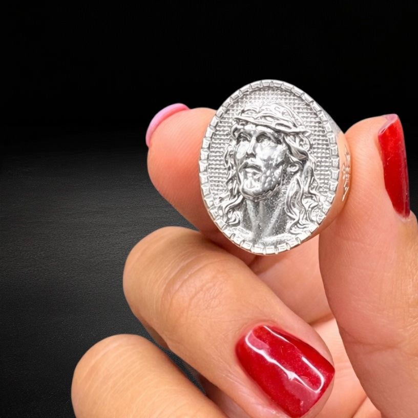 Anillo Cristo Óvalo Plata 925