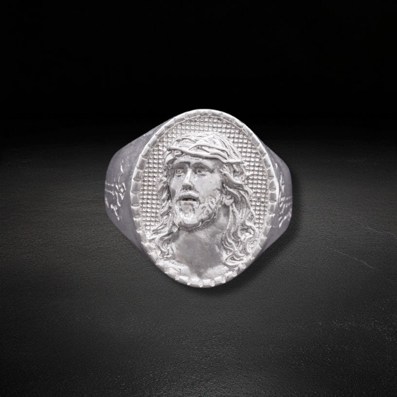 Anillo Cristo Óvalo Plata 925