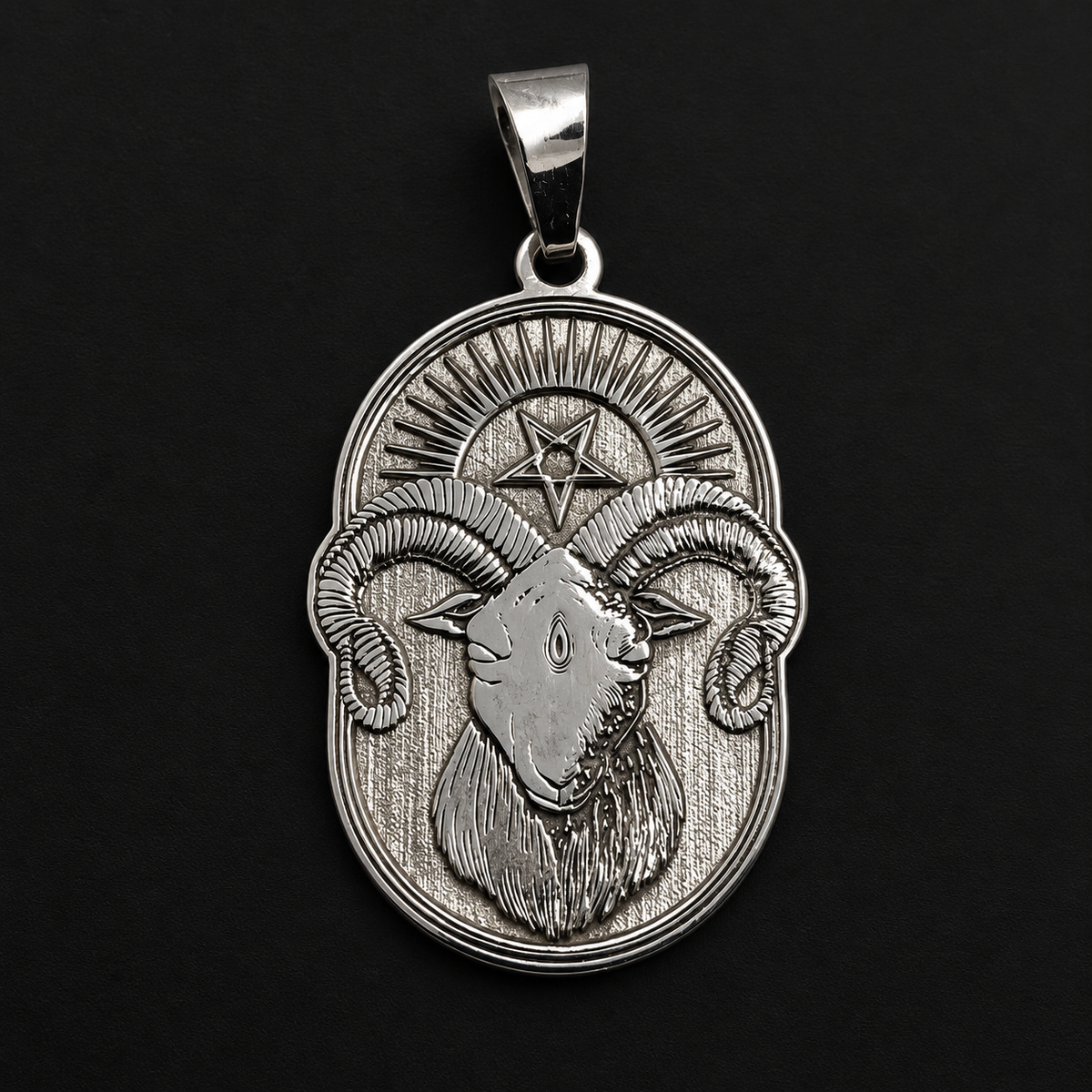 Dije de Carnero con Pentagrama en Plata 925