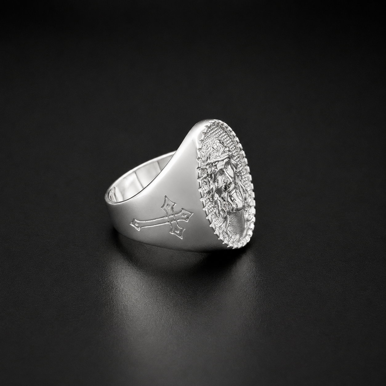 Anillo Cristo Óvalo Plata 925