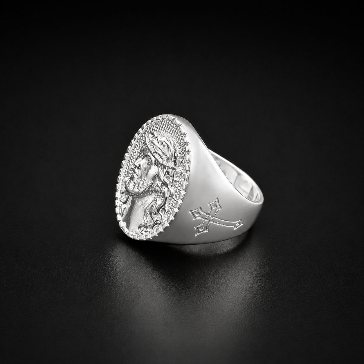 Anillo Cristo Óvalo Plata 925
