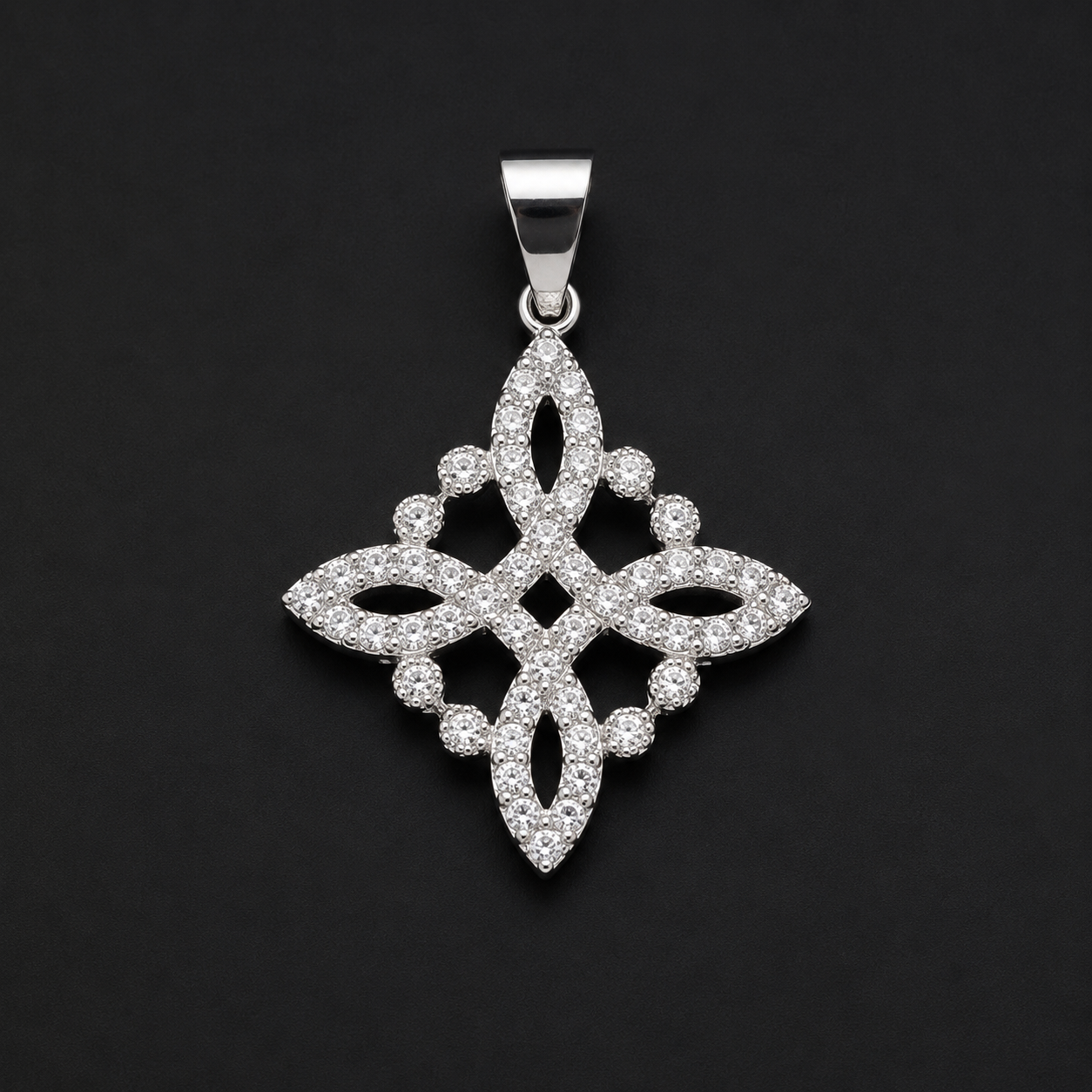 Dije Nudo de Bruja Iced Out CZ Plata 925